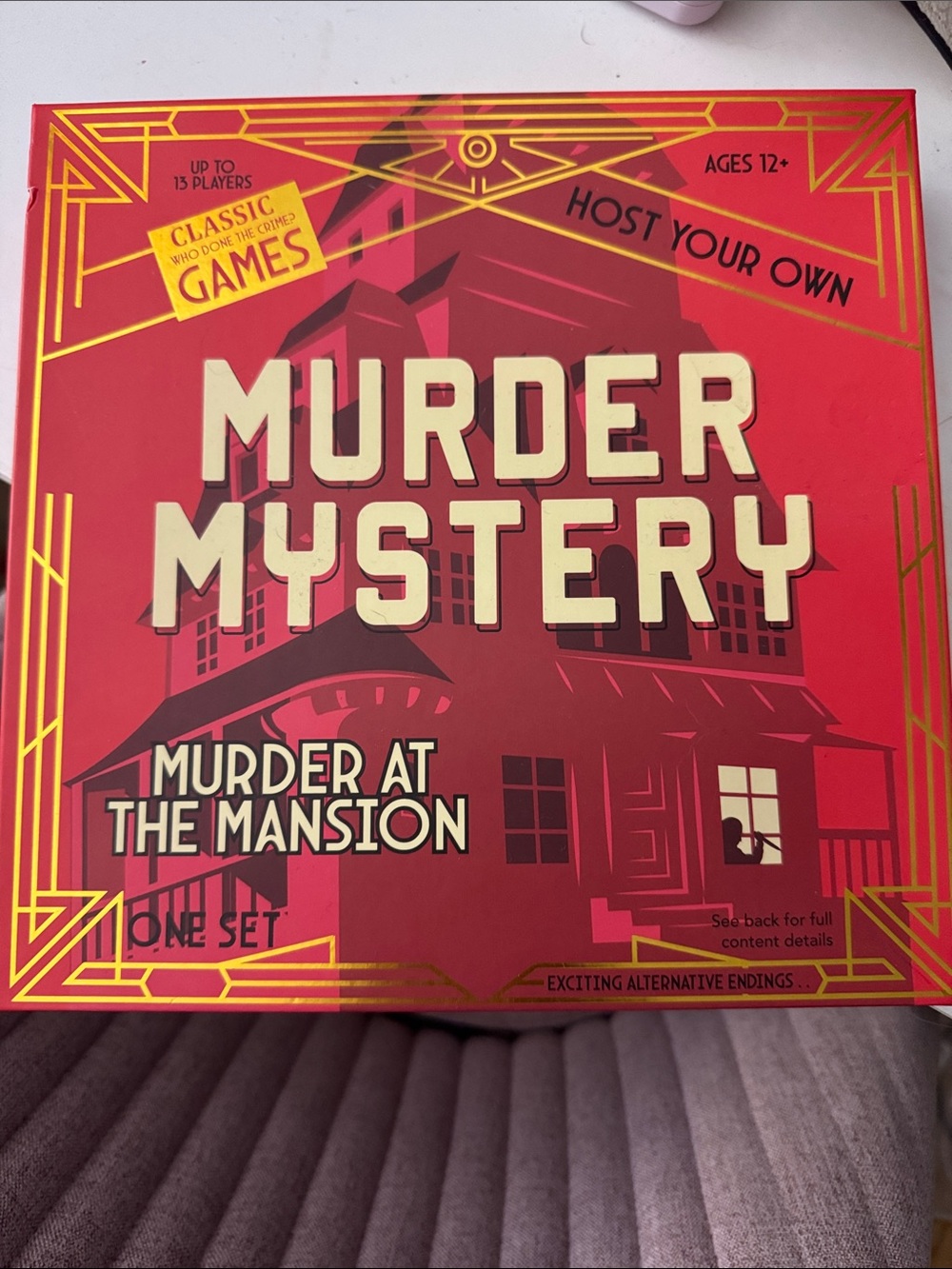 Classic Murder Mystery: Murder at the Mansion - Red